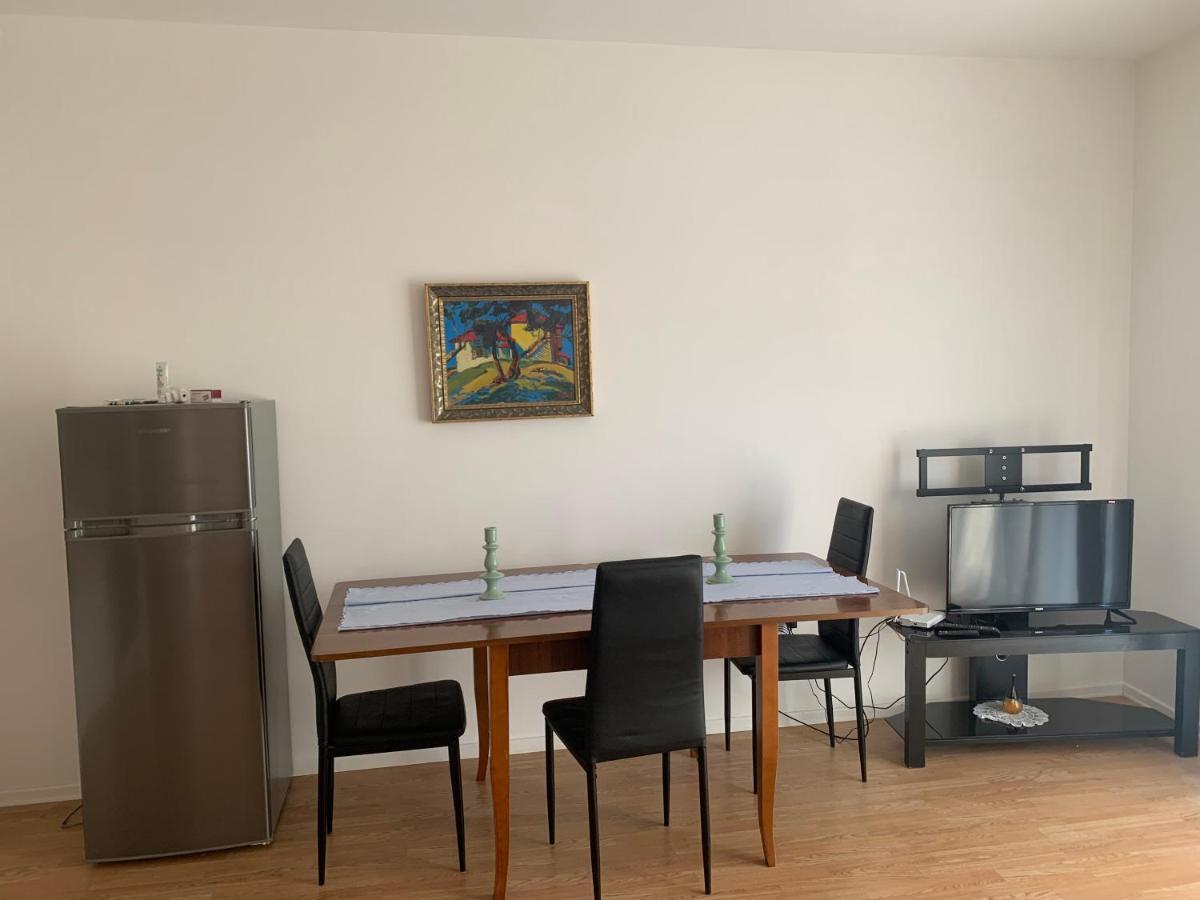 Beautiful And Lovely Apartment Тирана Экстерьер фото